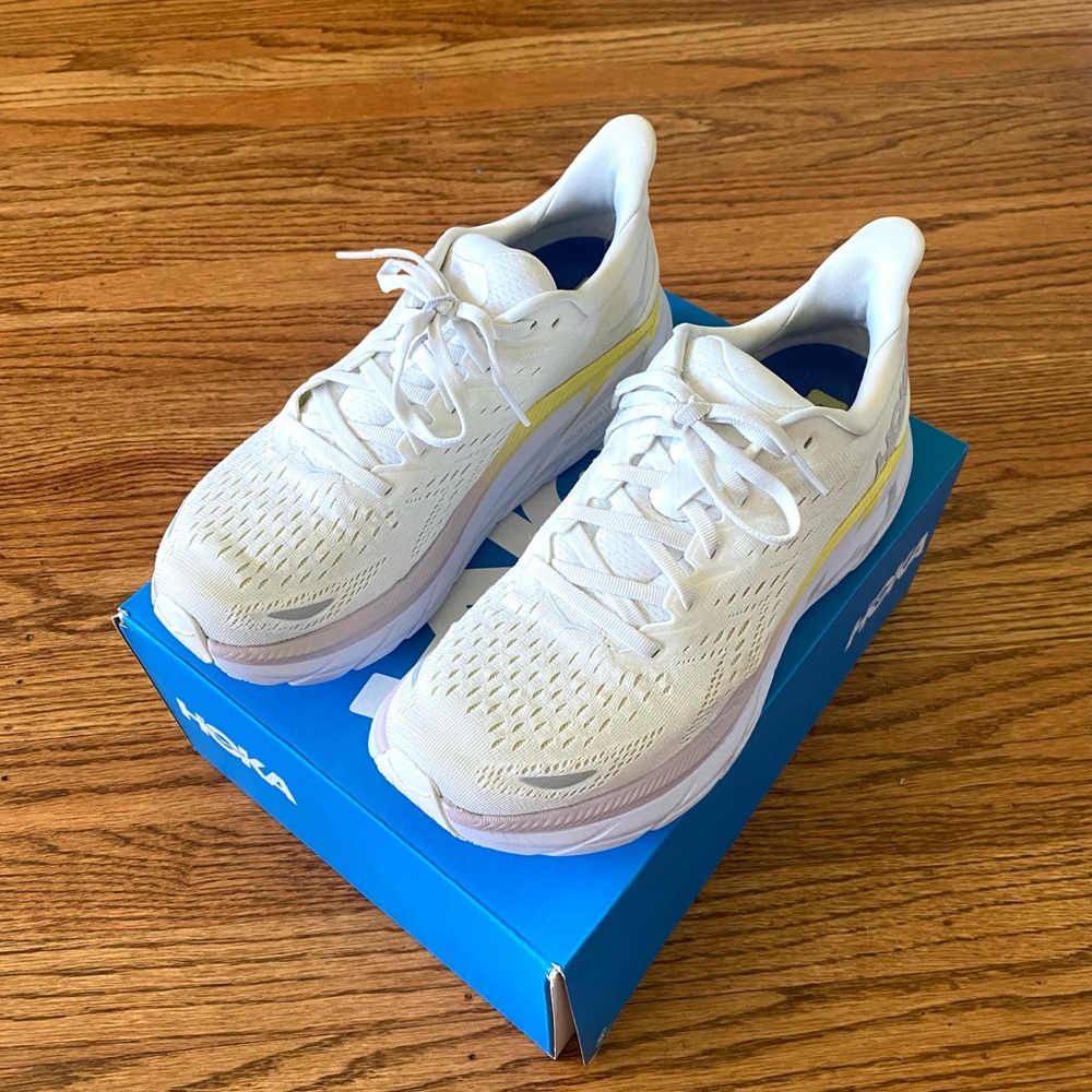HOKA Clifton 8 Sneakers